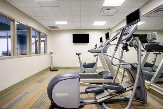 Images Holiday Inn Express & Suites Fort Wayne by IHG