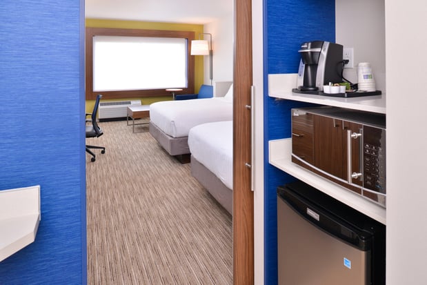 Images Holiday Inn Express & Suites Madison by IHG