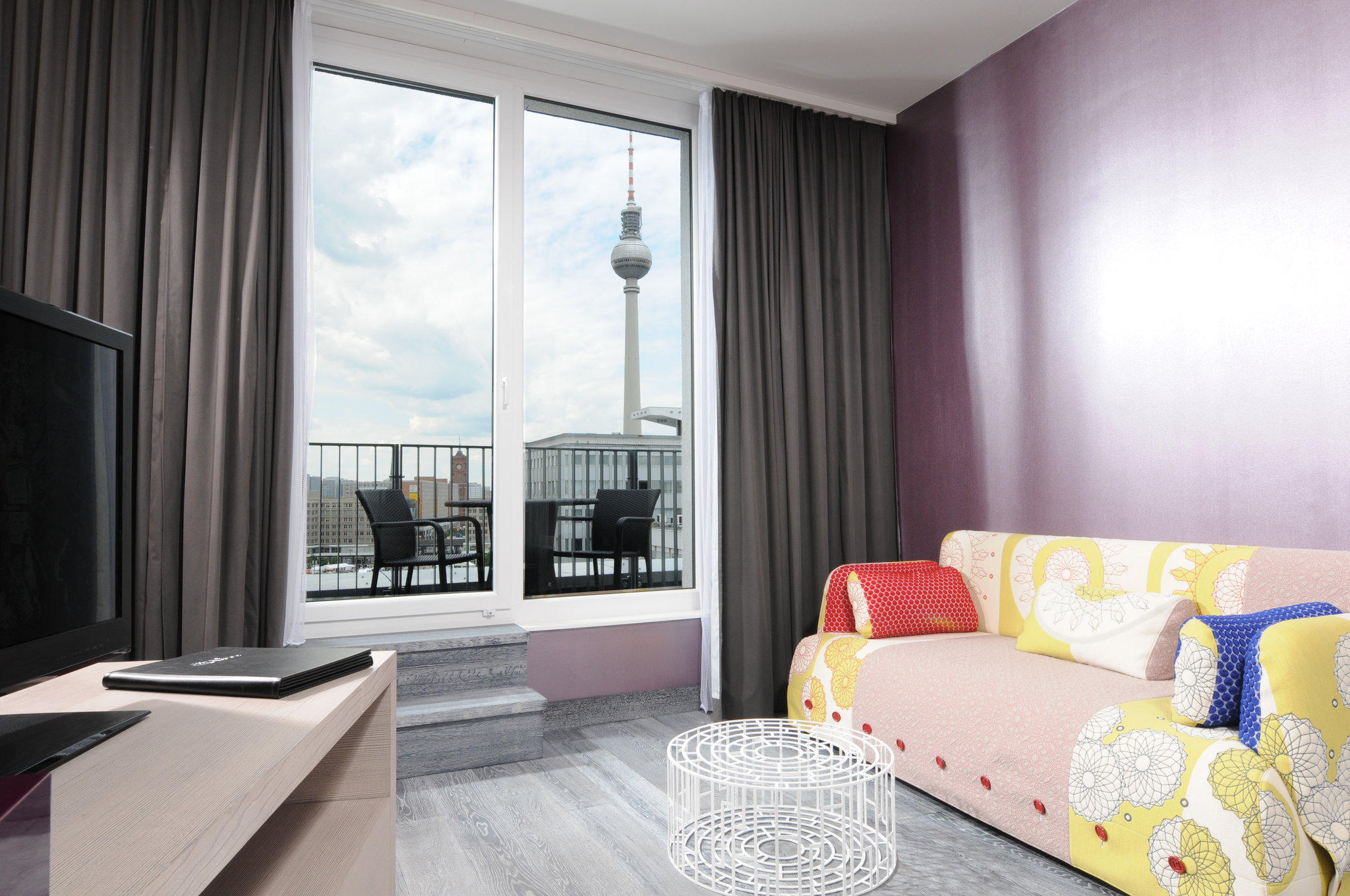 Hotel Indigo Berlin - Centre Alexanderplatz, an IHG Hotel - CLOSED, Bernhard - Weiss - Strasse 5 in Berlin