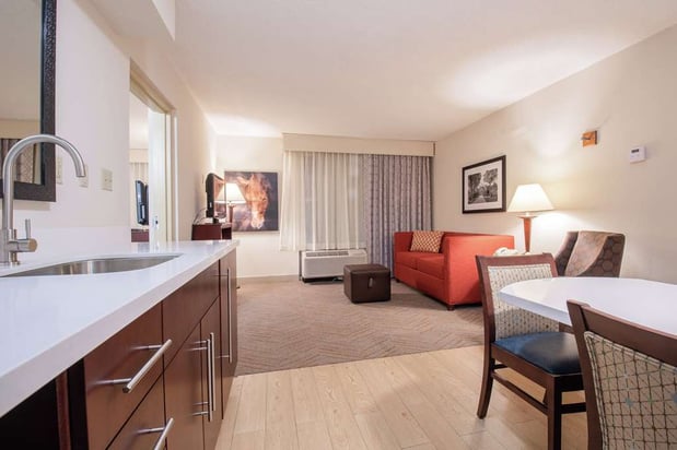 Images Hampton Inn & Suites Williamsburg-Richmond Rd.
