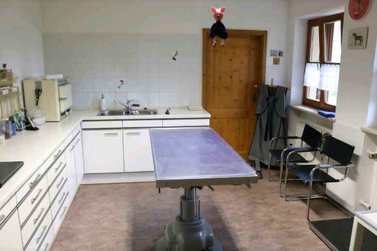 Tierarztpraxis Weißenburg Dr. Robert Auernhammer, Am Maierfeld 5 in Weißenburg