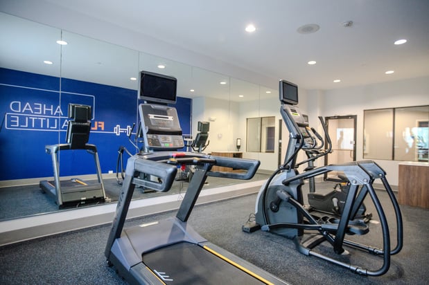 Images Holiday Inn Express & Suites Cleveland by IHG