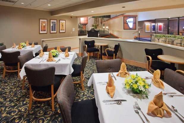 Images Crowne Plaza Virginia Beach Town Center by IHG