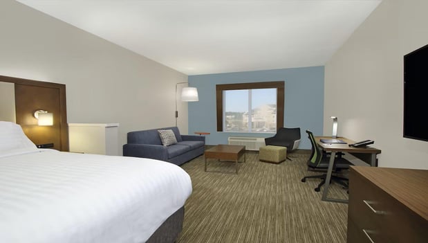 Images Holiday Inn Express & Suites Columbus North by IHG