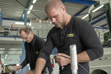 Bilder H. Schuoler Fahrzeugtechnik AG Zentralschmiertechnik