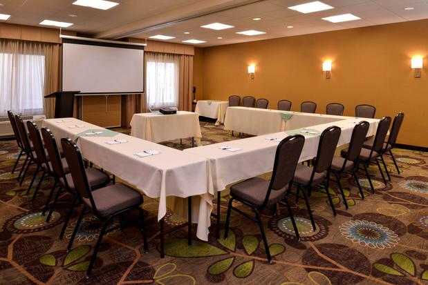 Images Holiday Inn Express & Suites Pocatello by IHG