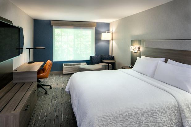 Images Holiday Inn Express Corvallis-on the River by IHG