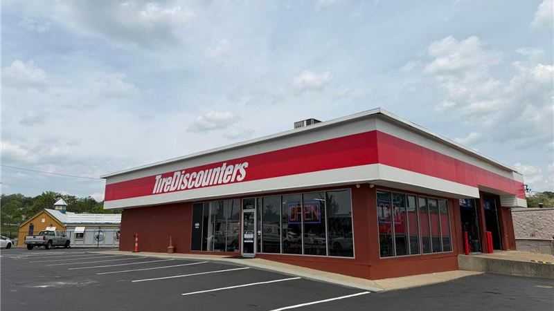 Photo of Tire Discounters Ridge & Highland at 5362 Ridge Avenue, Cincinnati, OH 45213
