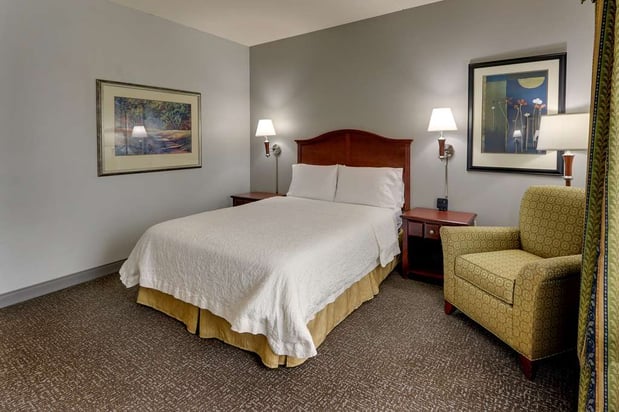 Images Hampton Inn & Suites Indianapolis-Airport