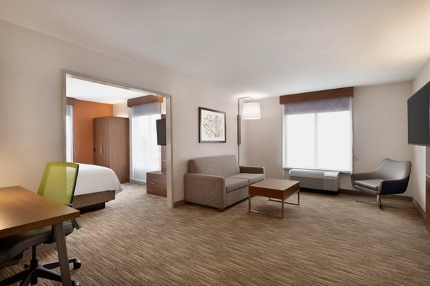 Images Holiday Inn Express & Suites Opelika Auburn by IHG