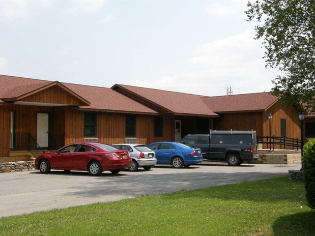 Images Redwood Inn & Suites