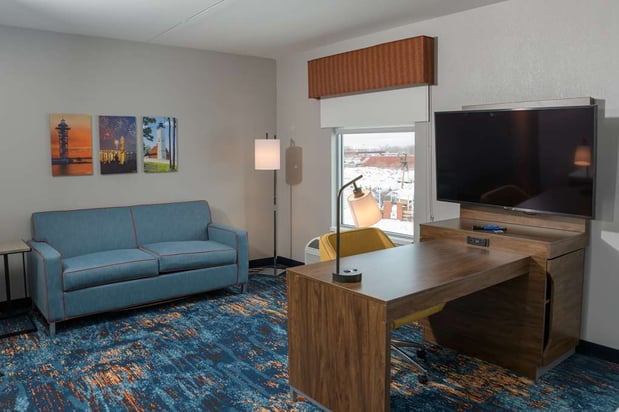 Images Hampton Inn & Suites Erie Bayfront