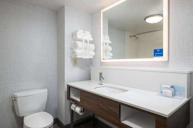 Images Hampton Inn & Suites Cape Cod-West Yarmouth