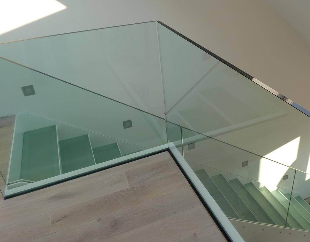 Geländer aus Glas Treppe -  Glas im Außenbereich - Glaserei Schaubeck GmbH München