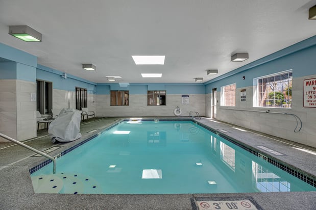 Images Holiday Inn Express & Suites Portland-Jantzen Beach by IHG