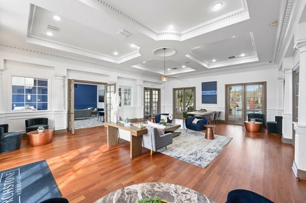 Images Halston Park Central