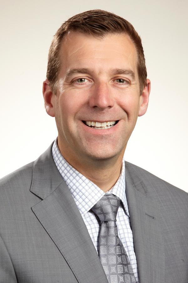 Edward Jones - Financial Advisor: Daniel J Walsh, FMA in Vancouver