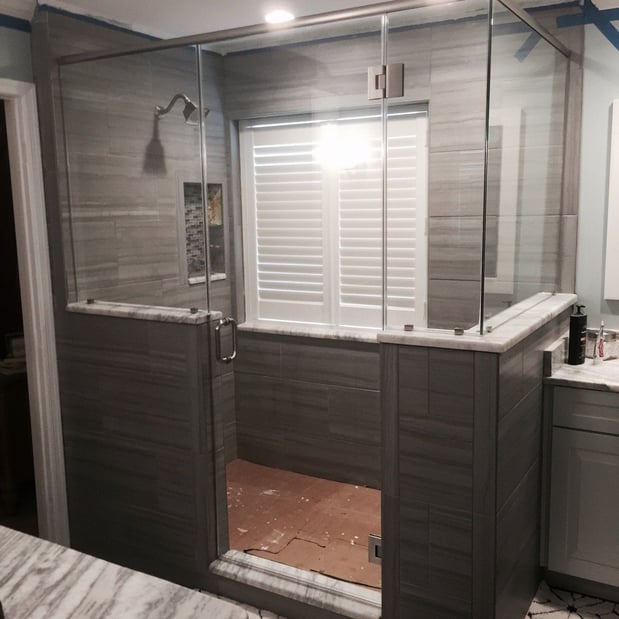 Images Aquia Glass & Mirror