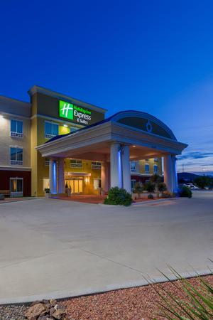 Images Holiday Inn Express & Suites Alpine Southeast, an IHG Hotel
