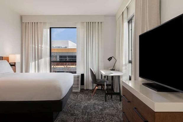 Images The Fort Sutter Hotel Sacramento, Tapestry Collection by Hilton