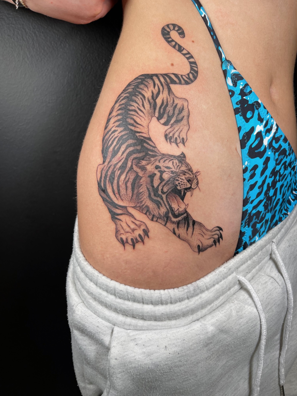 Images Trust the line - tattoo studio