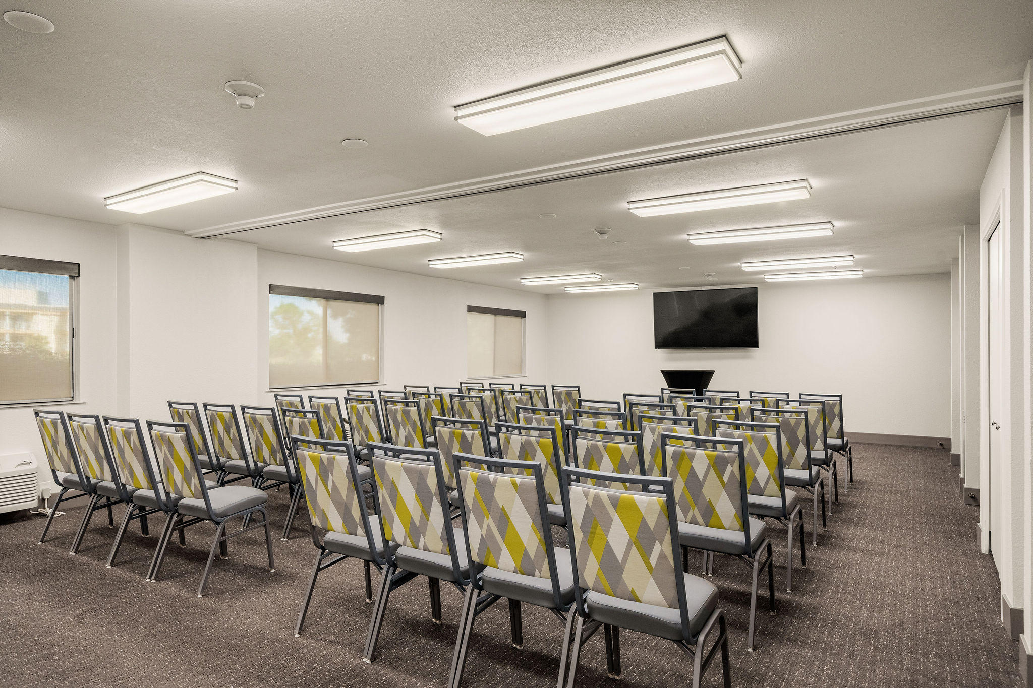 Oxford Suites Redding Groups and Meetings