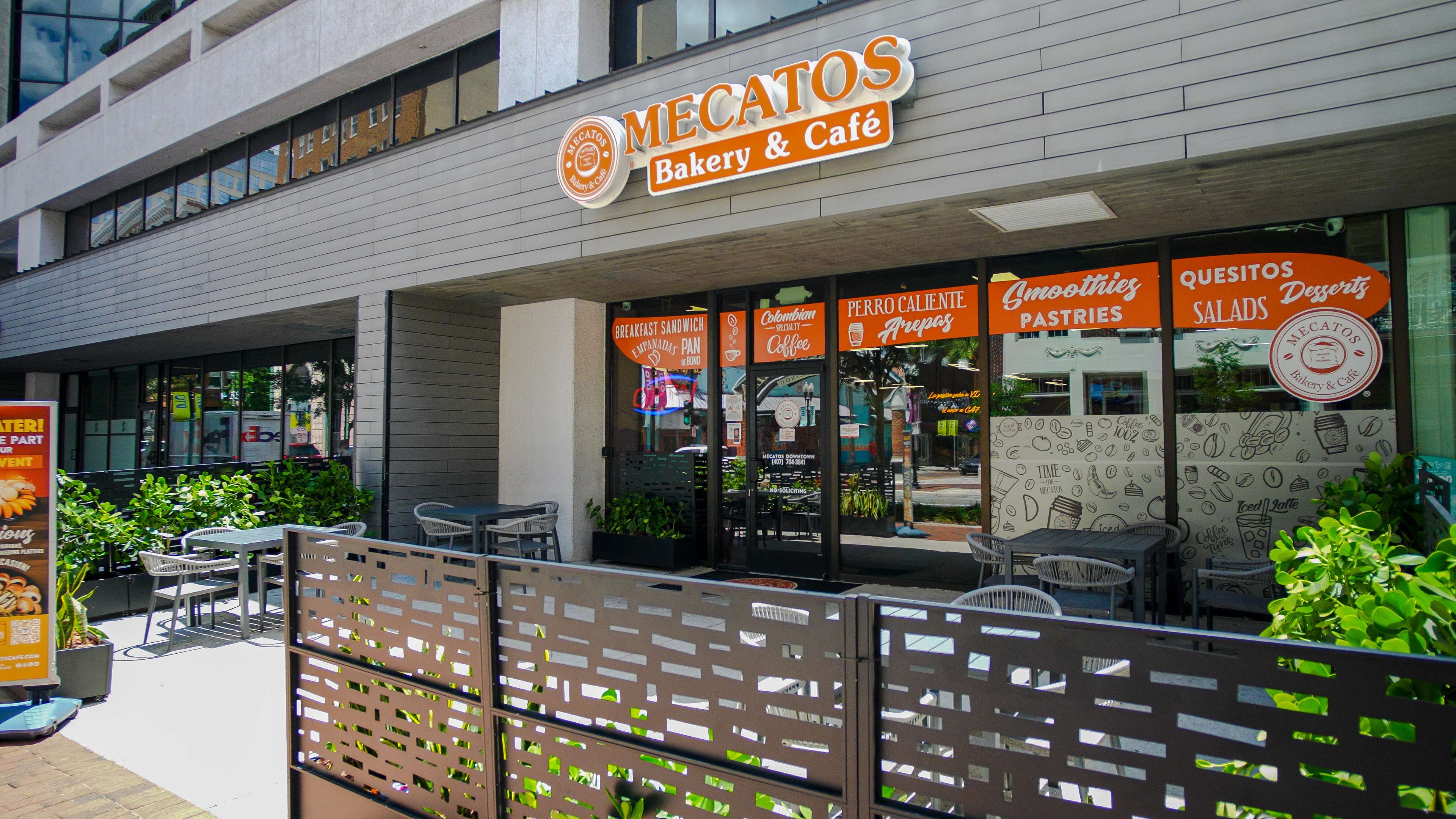 Outdoor Seating Mecatoscafe Downtown 