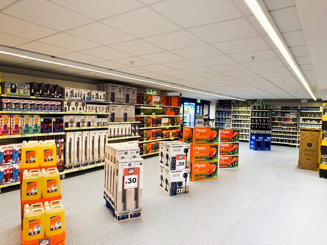 Images B&M Store with Garden Centre