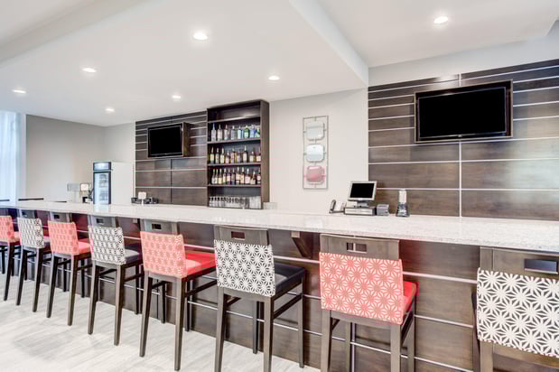 Images Holiday Inn & Suites Lafayette North by IHG