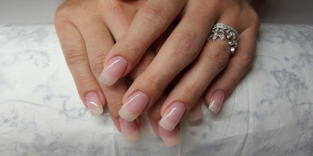 Dela Beauty GmbH, Waisenhausplatz 22 in Bern