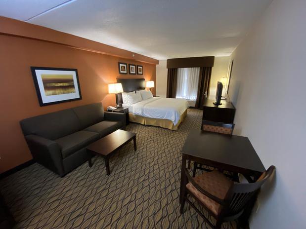 Images Holiday Inn Express & Suites Danbury - I-84 by IHG