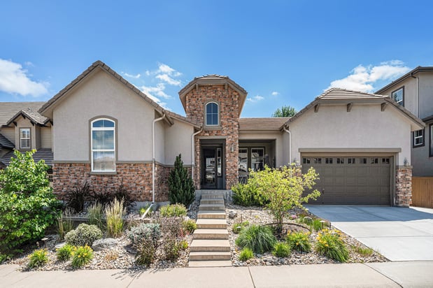 Images RE/MAX Professionals - Michael Kozlowski - Team Koz