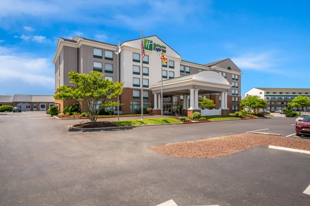 Images Holiday Inn Express & Suites Ocean City - Northside by IHG