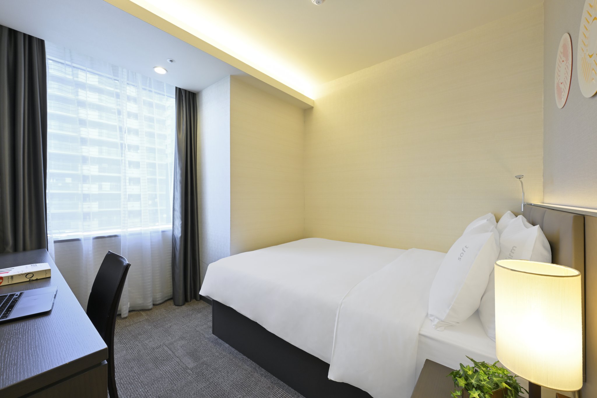 Images Holiday Inn & Suites Shin Osaka by IHG