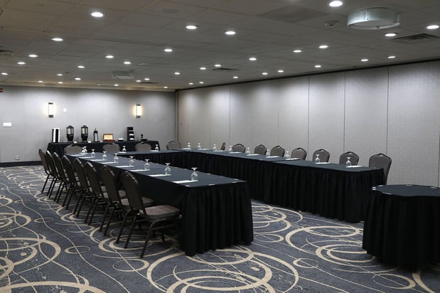Images Holiday Inn Chicago Oakbrook by IHG