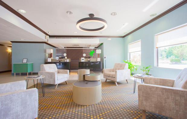 Images Holiday Inn & Suites Spring - the Woodlands Area by IHG