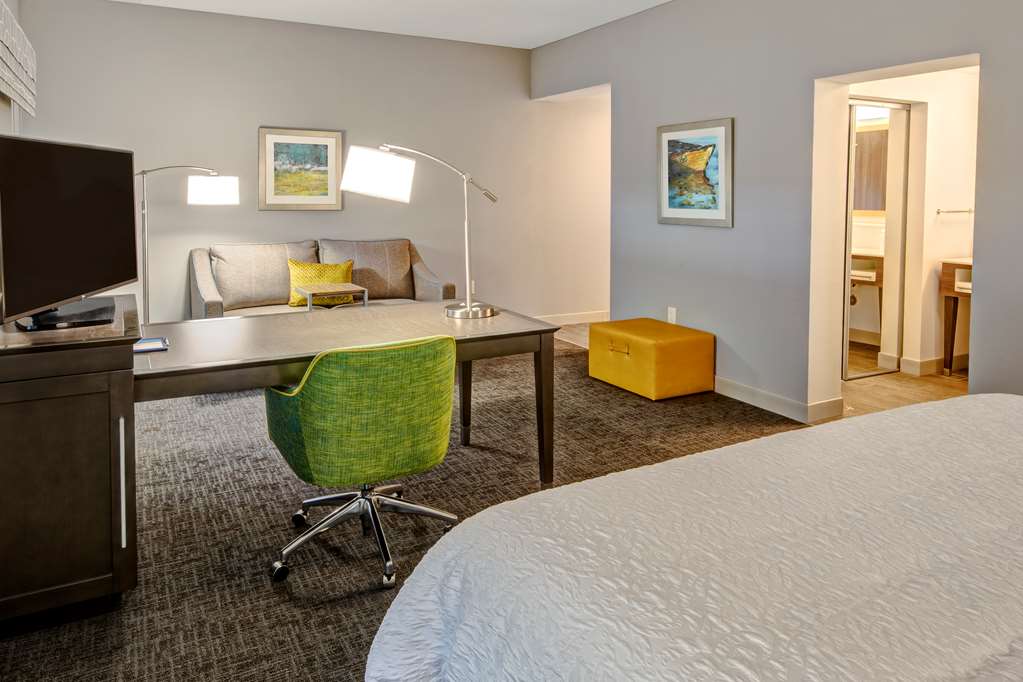 Guest room Hampton Inn & Suites San Jose Airport San Jose (408)392-0993