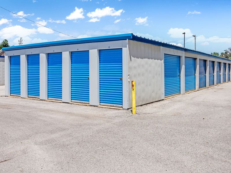 Exterior Units - Storage Express at 10 S Murphy Ave, Brazil, IN 47834