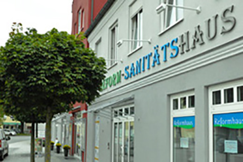 Löwen-Apotheke & Sanitas-Sanitätshaus in Osterhofen - Logo