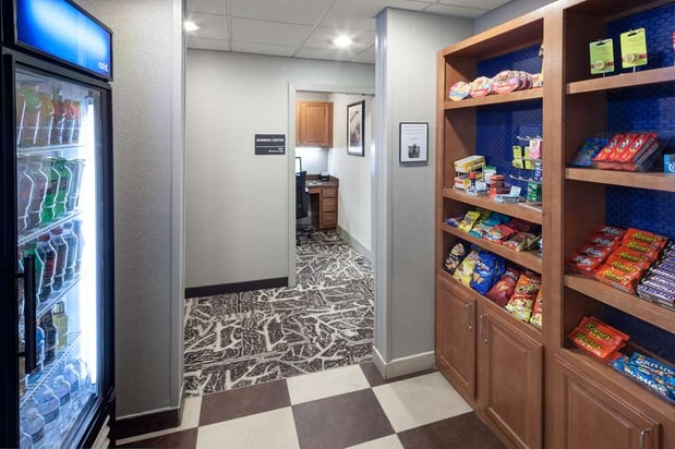 Images Hampton Inn & Suites Cedar Rapids - North