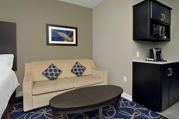 Images Holiday Inn Express & Suites Houston North - IAH Area by IHG