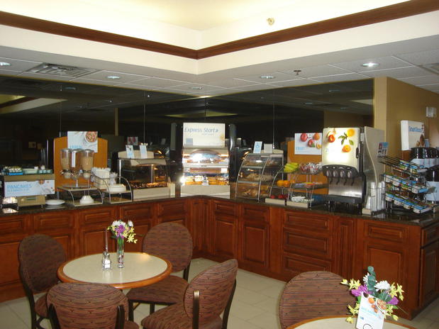 Images Holiday Inn Express Louisville Northeast by IHG