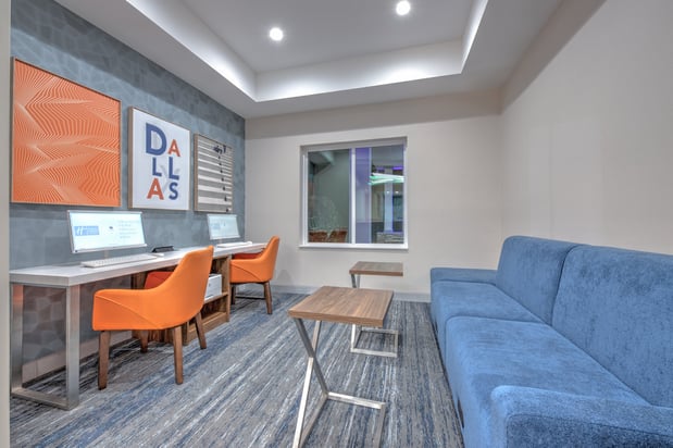 Images Holiday Inn Express & Suites Dallas W - I-30 Cockrell Hill by IHG