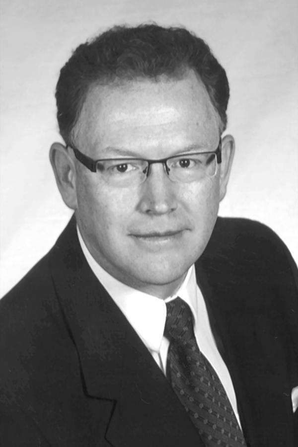 Edward Jones - Financial Advisor: Robert J Christopher, DFSA™ Niagara On The Lake (905)468-1266