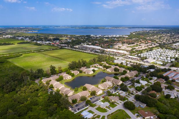 Images Harbour Pointe Apartment Homes