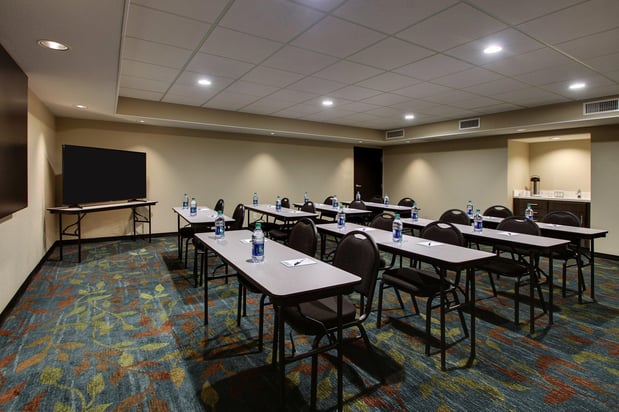Images Candlewood Suites Wichita East by IHG
