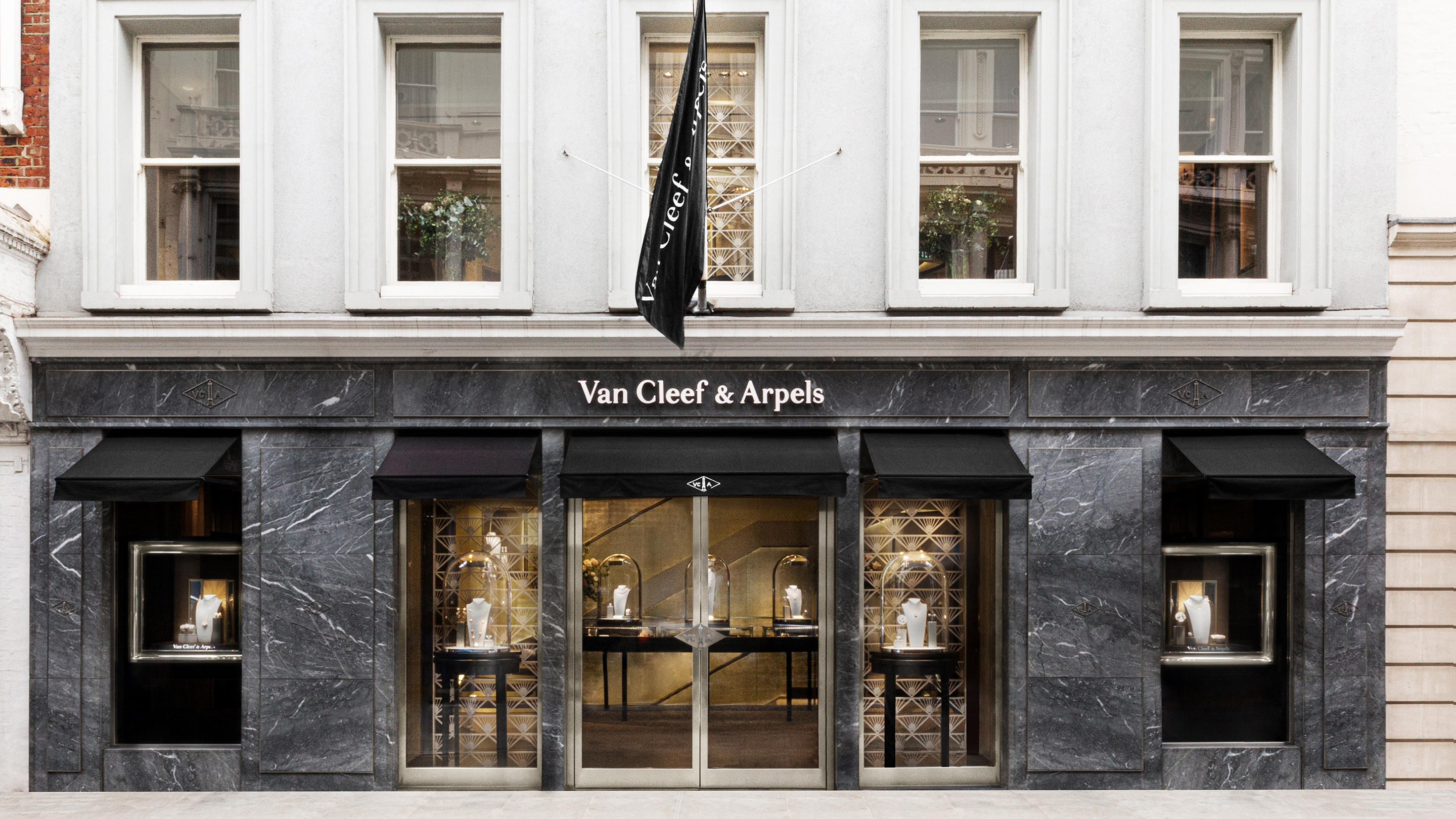 Van Cleef & Arpels (London - New Bond Street) Van Cleef & Arpels (London - New Bond Street) London 020 7493 0400