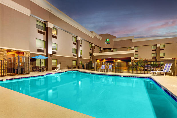 Images Holiday Inn Express Nashville W I40/Whitebridge Rd by IHG