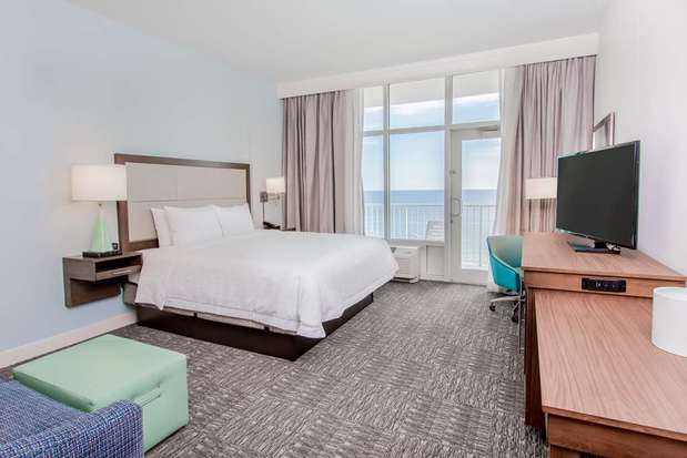 Images Hampton Inn & Suites Panama City Beach-Beachfront
