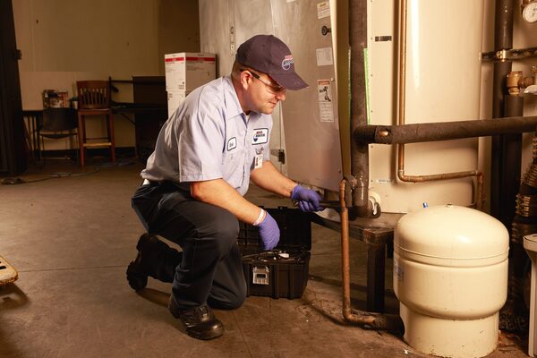 Roto-Rooter Jackson, TN Professional fixing water-heater